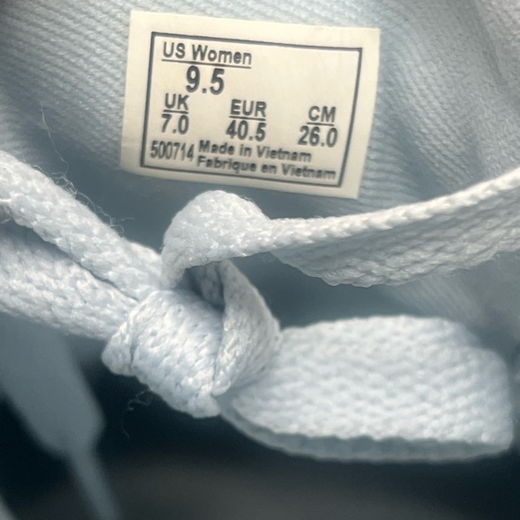 Vans Old Skool Shoe Light Blue with gold eyelet, gold stitching. Women Size 9.5 - Picture 13 of 13